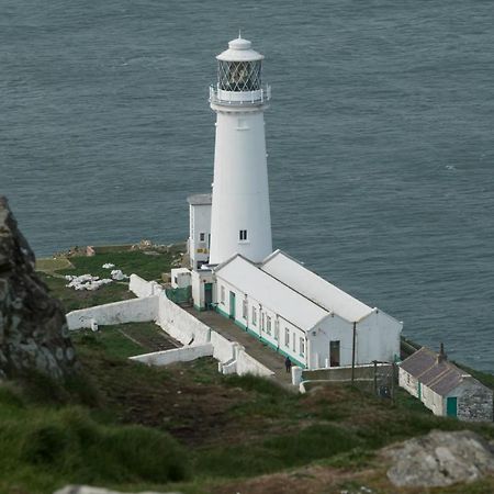 Applebys Guest House Holyhead Bagian luar foto