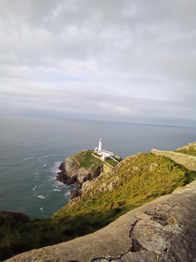 Applebys Guest House Holyhead Bagian luar foto