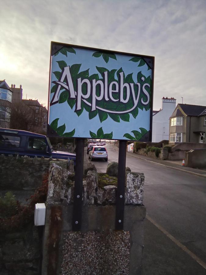 Applebys Guest House Holyhead Bagian luar foto