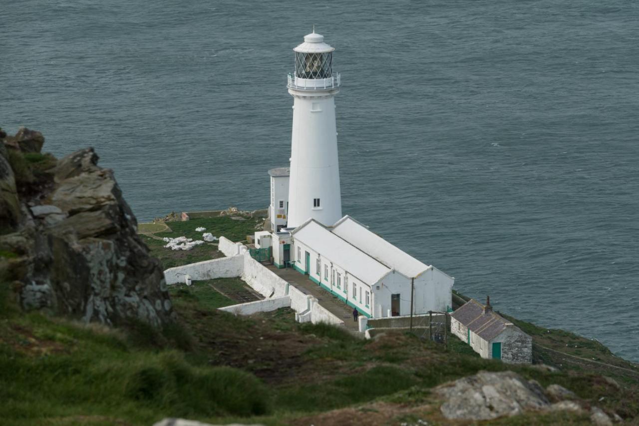 Applebys Guest House Holyhead Bagian luar foto
